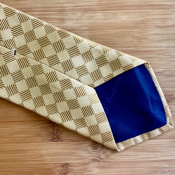 Paul Fredrick Gold Geometric Neck Tie Italian Silk made In USA Career Office - Picture 7 of 10